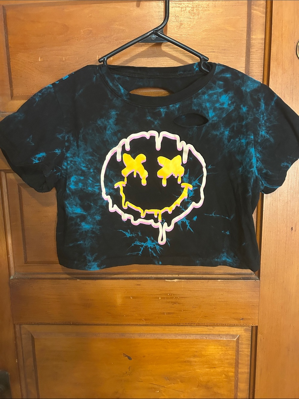 Tie-Dye Cropped Smiley Tee with Neon Graphic - Black & Teal